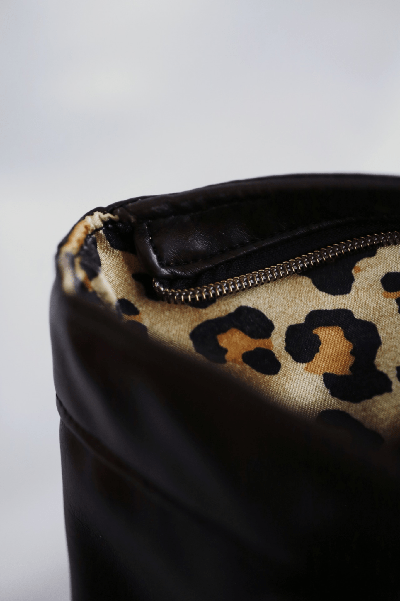 Muskrats Fur purse - BISHIKWABO  BACPAC BISHIKWABO  Muskrats Fur purse