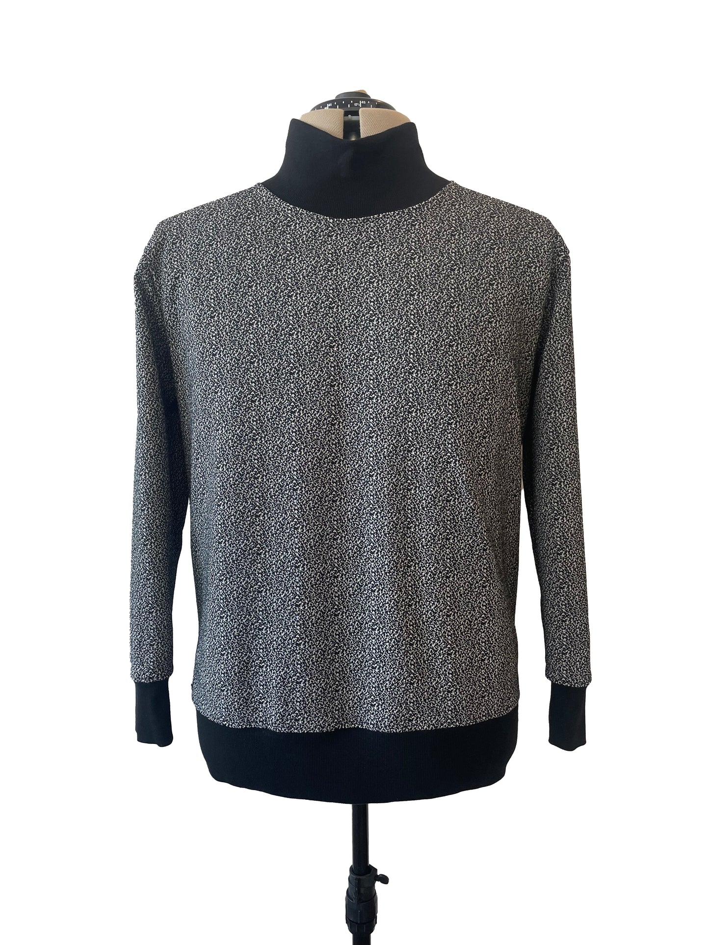 Anyoto Sweater