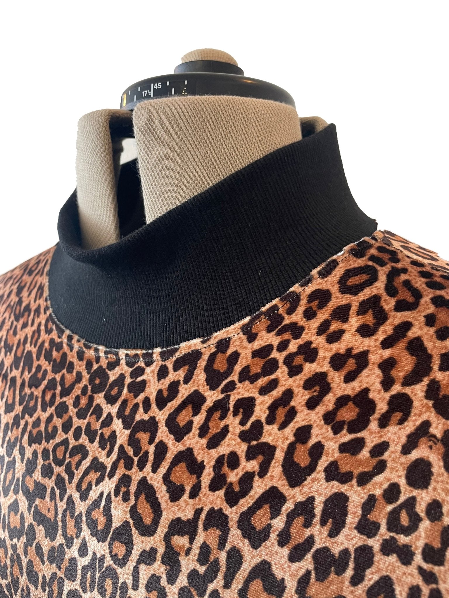 Anyoto Leopard print Sweater - BISHIKWABO  Sweater BISHIKWABO  Anyoto Leopard print Sweater